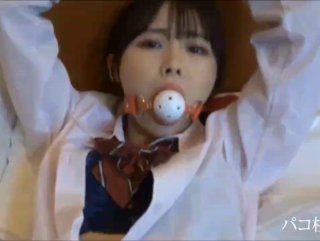 ...级性感美女洗完澡出来老公喝醉了被他好友趁机强行...